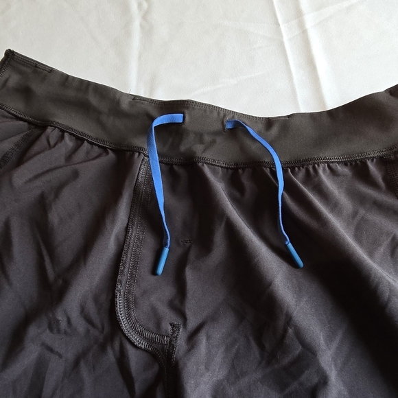 Lululemon Men’s T.H.E Short Gray Camo Shorts size Large 10” inseam - Picture 6 of 7